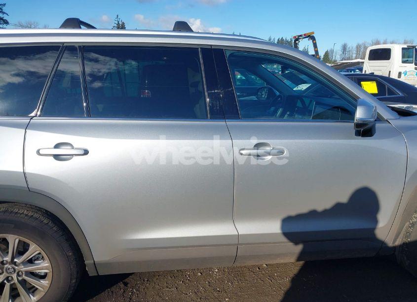 Photo 14 of 2024 Toyota Grand HIGHLANDER HYBRID XLE (VIN 5TDACAB58RS001420)