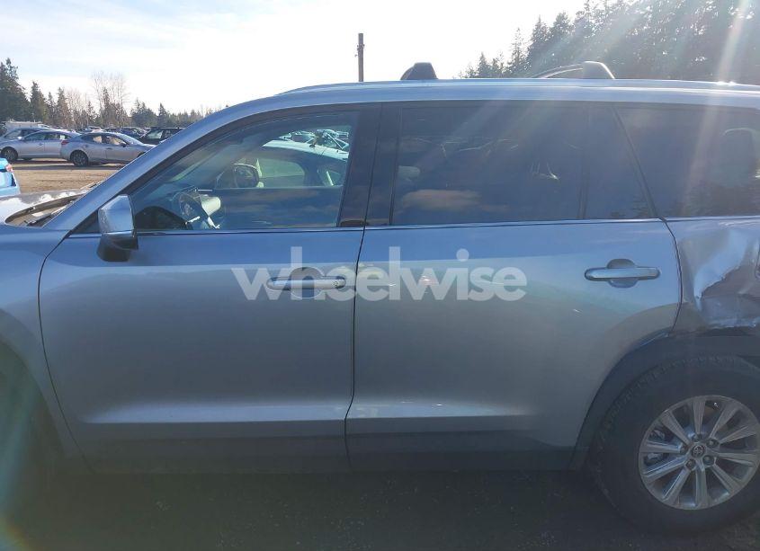 Photo 15 of 2024 Toyota Grand HIGHLANDER HYBRID XLE (VIN 5TDACAB58RS001420)