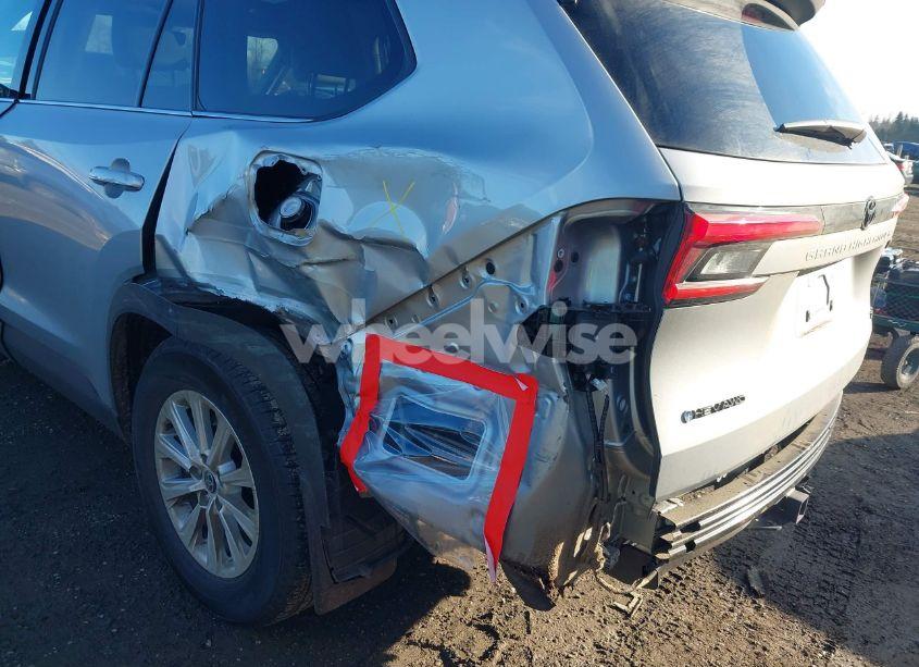 Photo 6 of 2024 Toyota Grand HIGHLANDER HYBRID XLE (VIN 5TDACAB58RS001420)