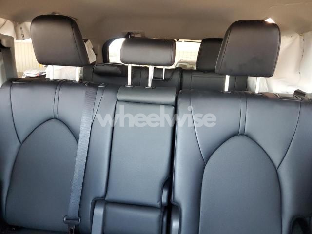 2025 TOYOTA GRAND HIGHLANDER LE (VIN 5TDACAB58SS041972) main photo