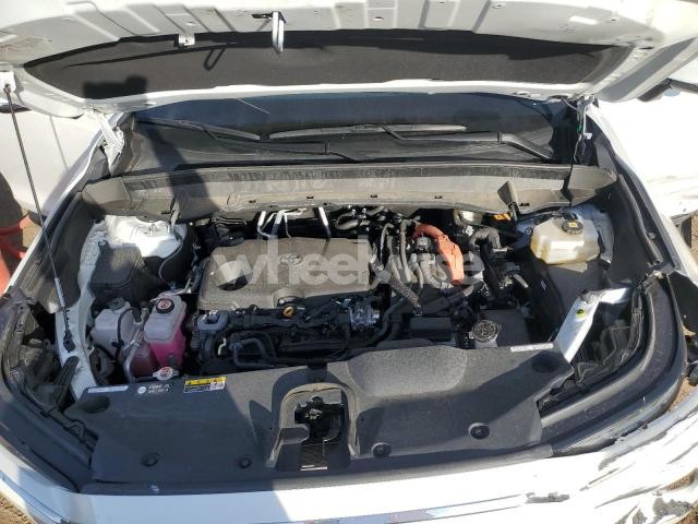 2024 TOYOTA GRAND HIGHLANDER XLE (VIN 5TDACAB59RS009770) main photo