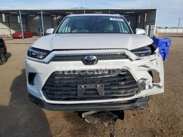 Photo 10 of 2024 TOYOTA GRAND HIGHLANDER XLE (VIN 5TDACAB59RS009770)