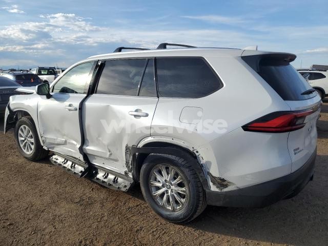 Photo 7 of 2024 TOYOTA GRAND HIGHLANDER XLE (VIN 5TDACAB59RS009770)