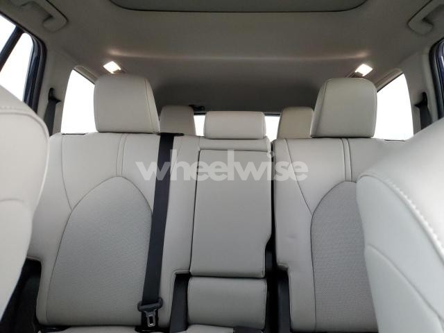 Photo 11 of 2025 TOYOTA GRAND HIGHLANDER LE (VIN 5TDACAB59SS058909)