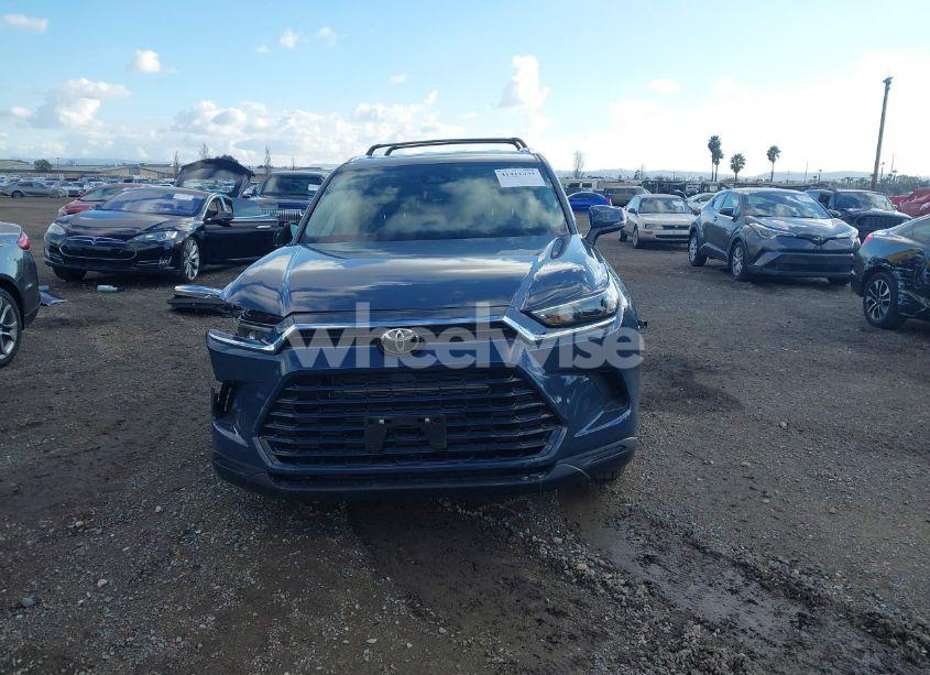 Photo 12 of 2024 Toyota Grand HIGHLANDER HYBRID XLE (VIN 5TDACAB5XRS014962)