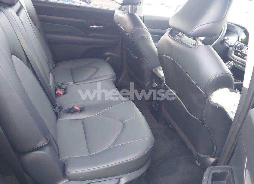 Photo 8 of 2024 Toyota Grand HIGHLANDER HYBRID XLE (VIN 5TDACAB5XRS014962)