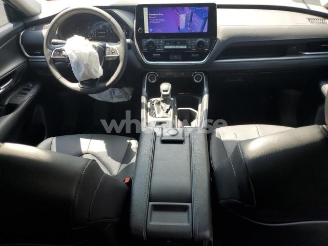 Photo 6 of 2024 TOYOTA GRAND HIGHLANDER XLE (VIN 5TDACAB5XRS018705)