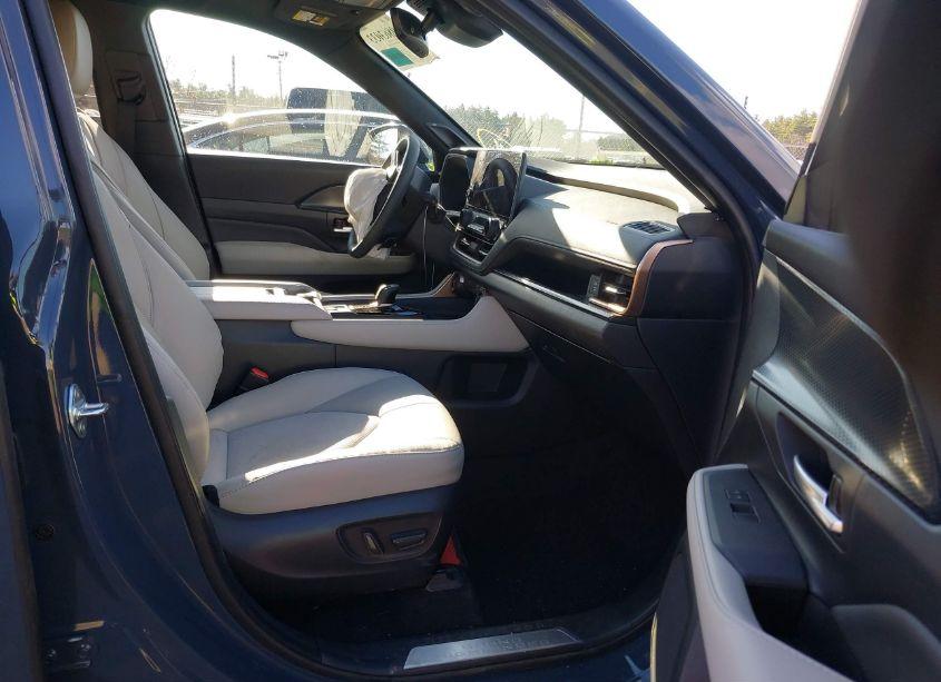 Photo 5 of 2024 Toyota Grand HIGHLANDER HYBRID LIMITED MAX (VIN 5TDADAB59RS004811)