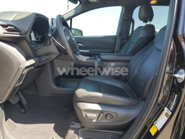 Photo 5 of 2022 TOYOTA SIENNA XLE (VIN 5TDASKFC0NS057881)