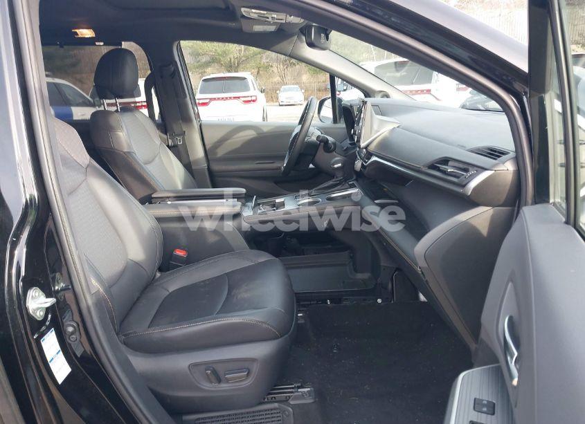 Photo 5 of 2022 Toyota Sienna XLE WOODLAND EDITION (VIN 5TDASKFC9NS056969)