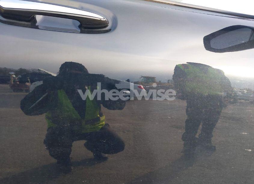 Photo 6 of 2022 Toyota Sienna XLE WOODLAND EDITION (VIN 5TDASKFC9NS056969)