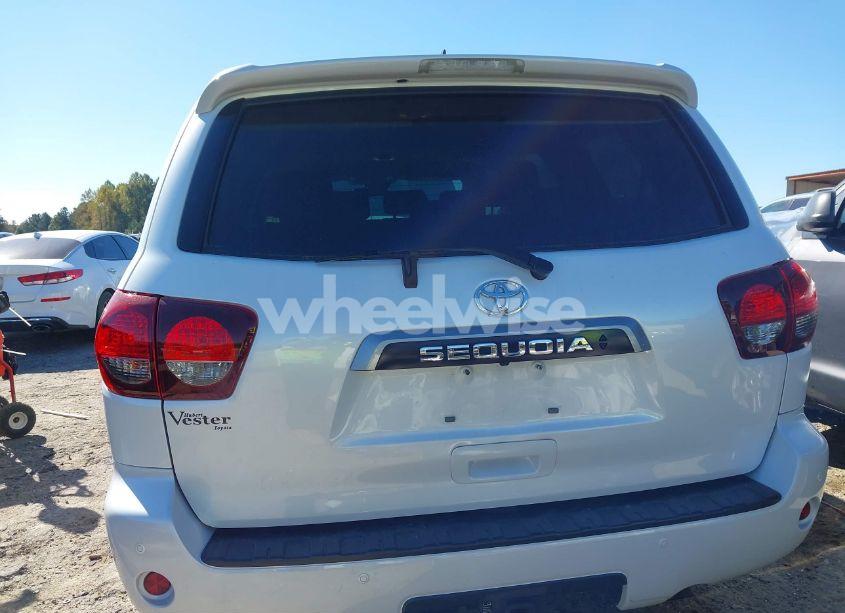 Photo 17 of 2022 Toyota Sequoia SR5 (VIN 5TDAY5A12NS076471)