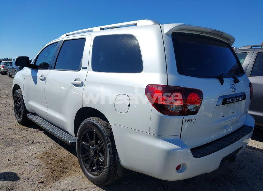Photo 3 of 2022 Toyota Sequoia SR5 (VIN 5TDAY5A12NS076471)