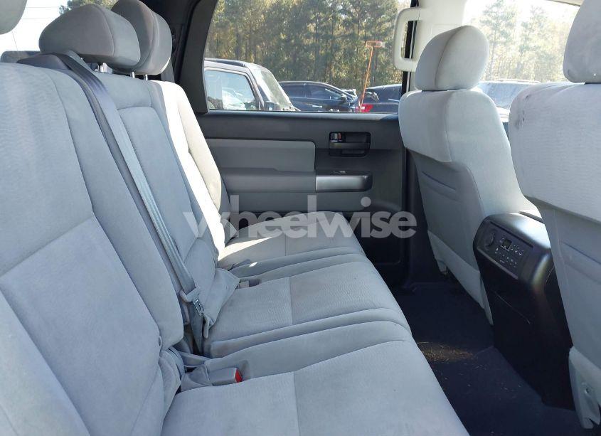 Photo 8 of 2022 Toyota Sequoia SR5 (VIN 5TDAY5A12NS076471)