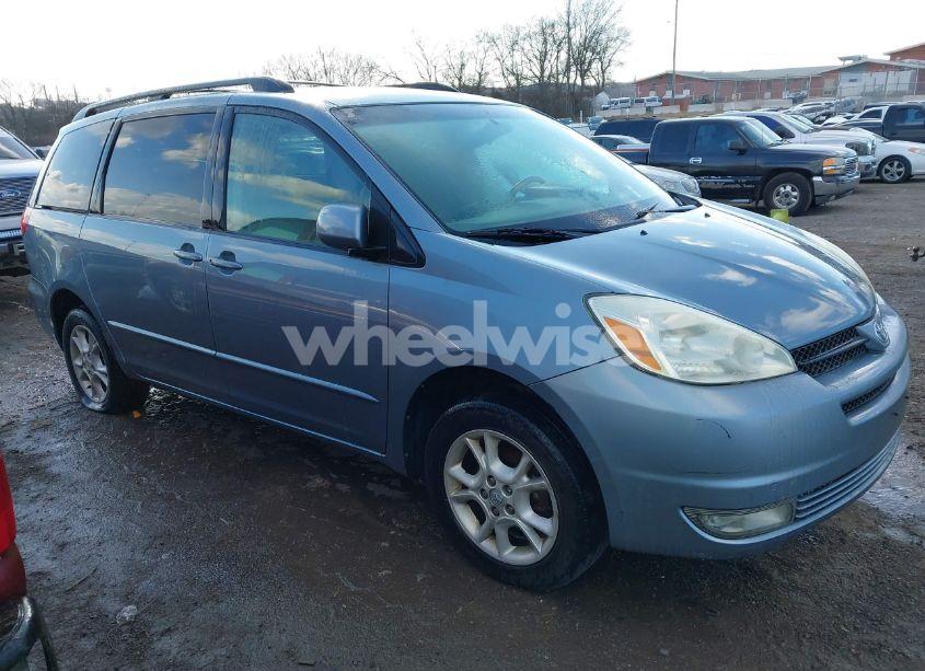 2004 Toyota Sienna XLE (VIN 5TDBA22C04S002407) main photo