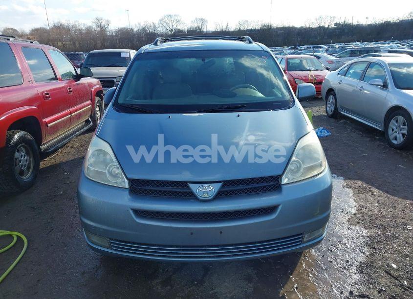 Photo 6 of 2004 Toyota Sienna XLE (VIN 5TDBA22C04S002407)