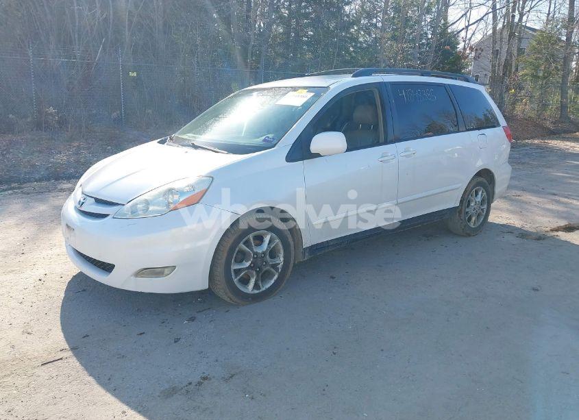 Photo 2 of 2006 Toyota Sienna XLE (VIN 5TDBA22C06S063243)