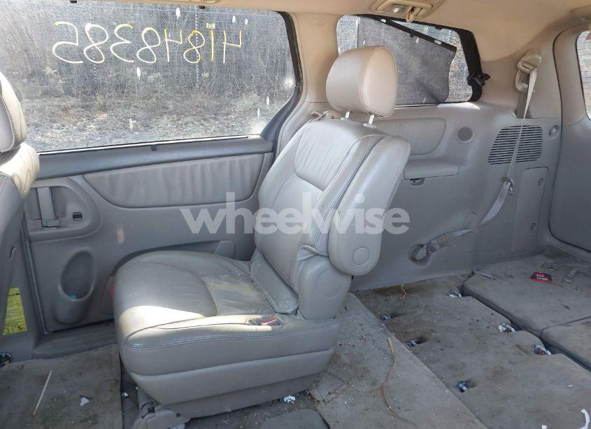 Photo 8 of 2006 Toyota Sienna XLE (VIN 5TDBA22C06S063243)
