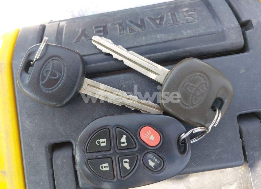 Photo 11 of 2006 Toyota Sienna XLE LIMITED (VIN 5TDBA22C06S072184)