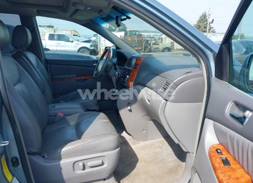 Photo 5 of 2006 Toyota Sienna XLE LIMITED (VIN 5TDBA22C06S072184)