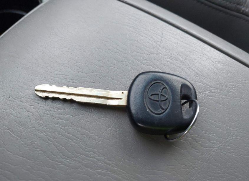 Photo 11 of 2004 Toyota Sienna XLE/XLE LIMITED (VIN 5TDBA22C14S001010)