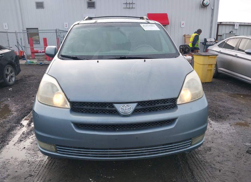 Photo 12 of 2004 Toyota Sienna XLE/XLE LIMITED (VIN 5TDBA22C14S001010)
