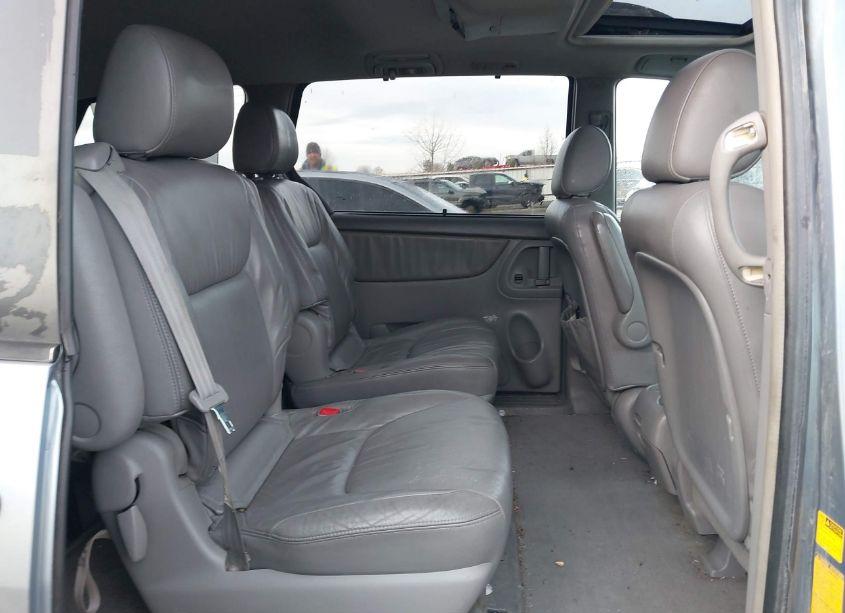 Photo 8 of 2004 Toyota Sienna XLE/XLE LIMITED (VIN 5TDBA22C14S001010)