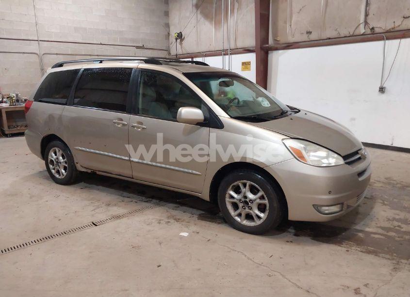 2004 Toyota Sienna XLE LIMITED (VIN 5TDBA22C14S009558) main photo