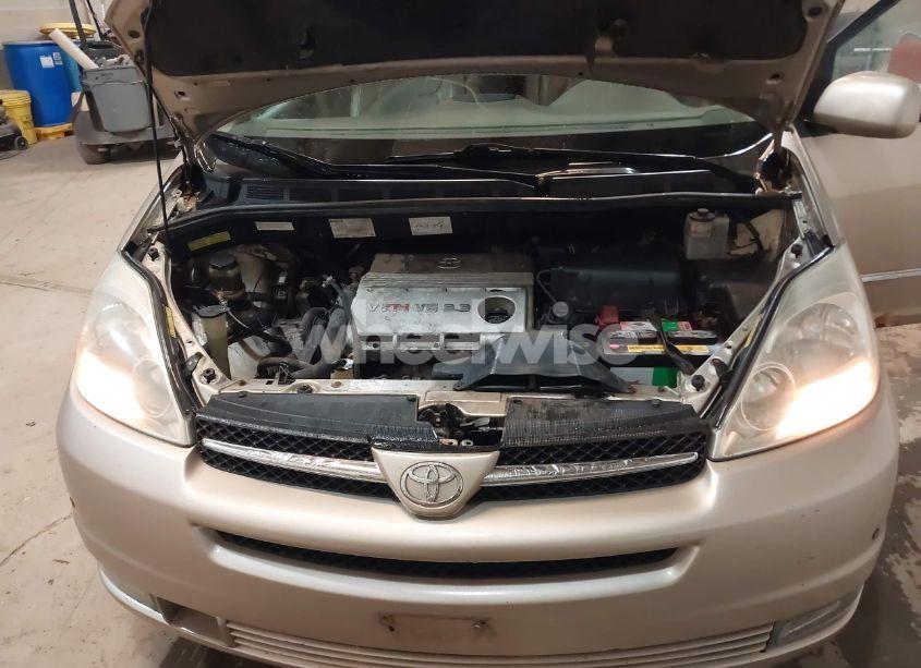 Photo 10 of 2004 Toyota Sienna XLE LIMITED (VIN 5TDBA22C14S009558)