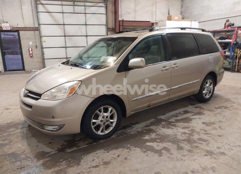 Photo 2 of 2004 Toyota Sienna XLE LIMITED (VIN 5TDBA22C14S009558)