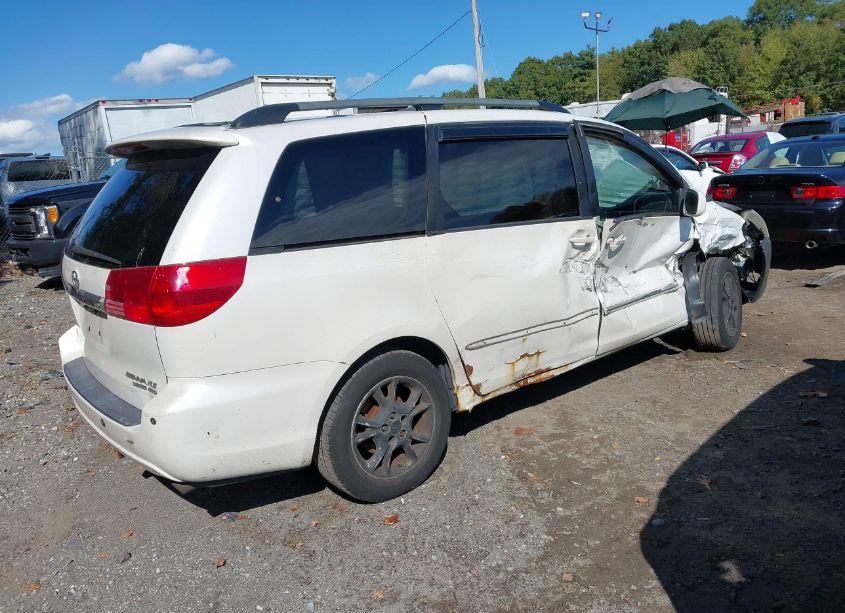 Photo 4 of 2004 Toyota Sienna XLE LIMITED (VIN 5TDBA22C14S024576)
