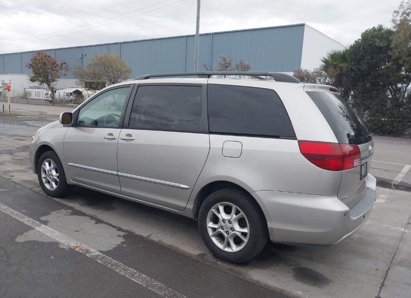 Photo 3 of 2005 Toyota Sienna XLE LIMITED (VIN 5TDBA22C15S038723)