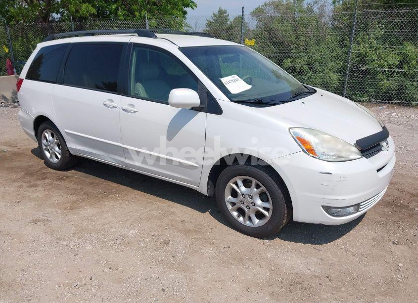 2005 Toyota Sienna XLE (VIN 5TDBA22C15S050368) main photo