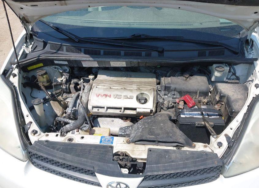 Photo 10 of 2005 Toyota Sienna XLE (VIN 5TDBA22C15S050368)