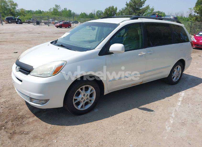 Photo 2 of 2005 Toyota Sienna XLE (VIN 5TDBA22C15S050368)