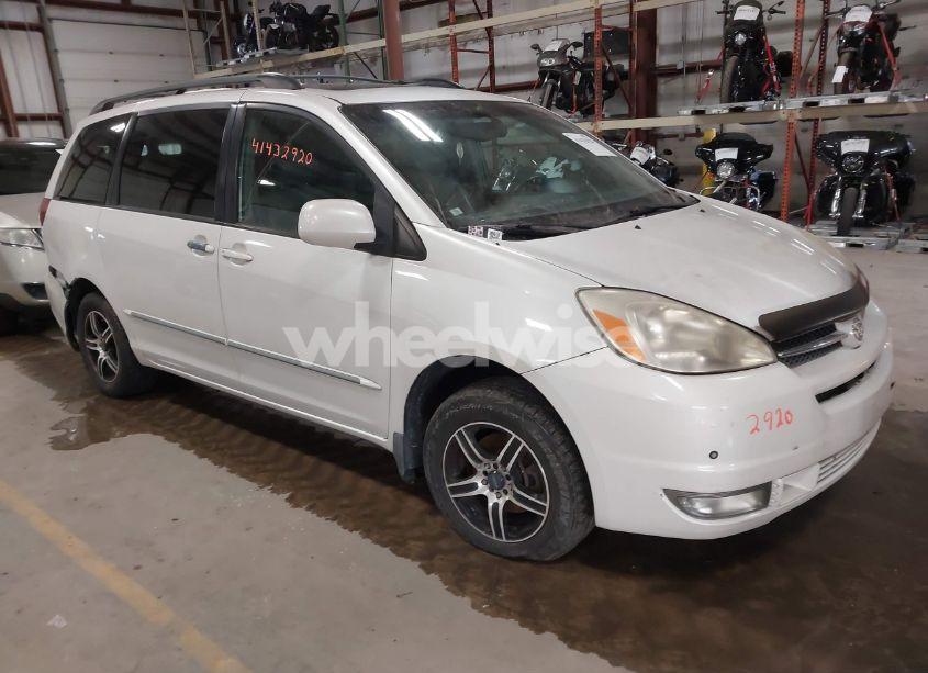 2005 Toyota Sienna XLE LIMITED (VIN 5TDBA22C15S052850) main photo