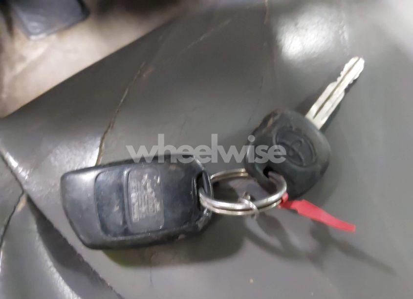 Photo 11 of 2005 Toyota Sienna XLE LIMITED (VIN 5TDBA22C15S052850)