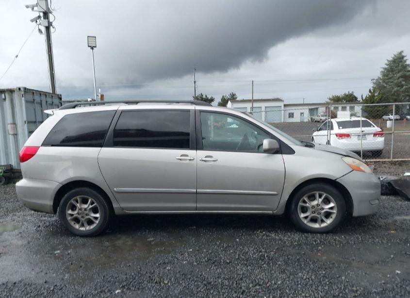 Photo 13 of 2006 Toyota Sienna XLE LIMITED (VIN 5TDBA22C16S056625)