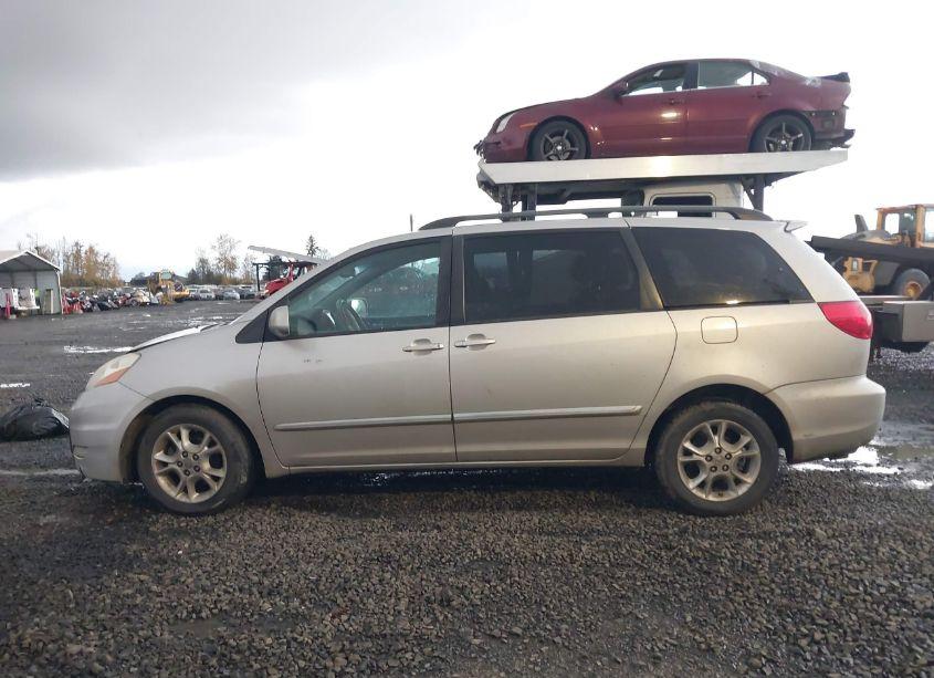 Photo 14 of 2006 Toyota Sienna XLE LIMITED (VIN 5TDBA22C16S056625)