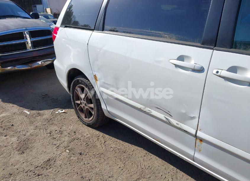 Photo 6 of 2006 Toyota Sienna XLE (VIN 5TDBA22C16S060030)