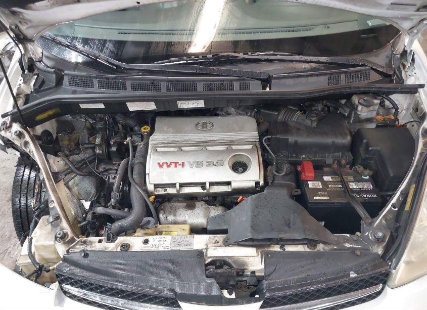 Photo 10 of 2004 Toyota Sienna XLE LIMITED (VIN 5TDBA22C24S019838)