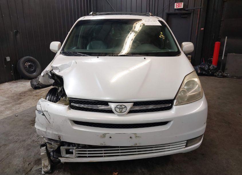 Photo 13 of 2004 Toyota Sienna XLE LIMITED (VIN 5TDBA22C24S019838)