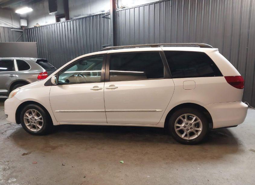 Photo 15 of 2004 Toyota Sienna XLE LIMITED (VIN 5TDBA22C24S019838)