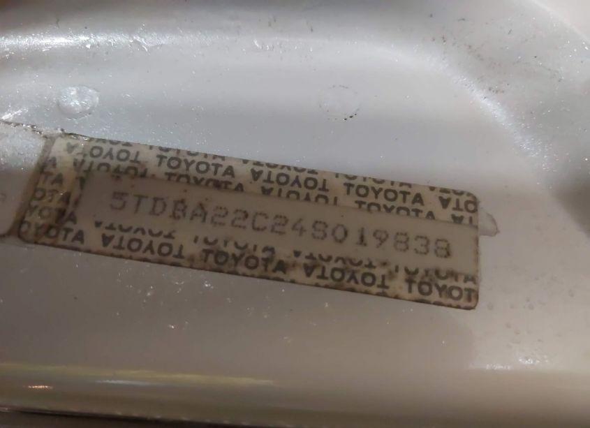 Photo 19 of 2004 Toyota Sienna XLE LIMITED (VIN 5TDBA22C24S019838)