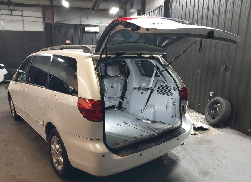 Photo 3 of 2004 Toyota Sienna XLE LIMITED (VIN 5TDBA22C24S019838)