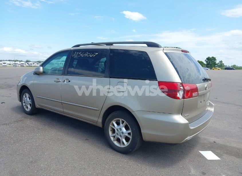 Photo 3 of 2004 Toyota Sienna XLE (VIN 5TDBA22C24S024618)
