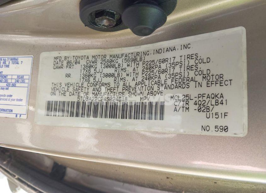 Photo 9 of 2004 Toyota Sienna XLE (VIN 5TDBA22C24S024618)