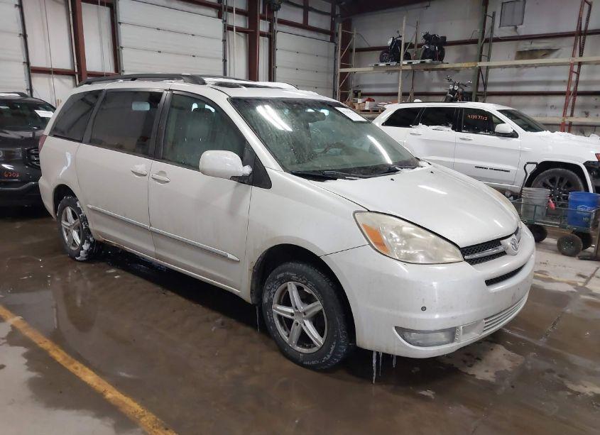 2005 Toyota Sienna XLE LIMITED (VIN 5TDBA22C25S030551) main photo