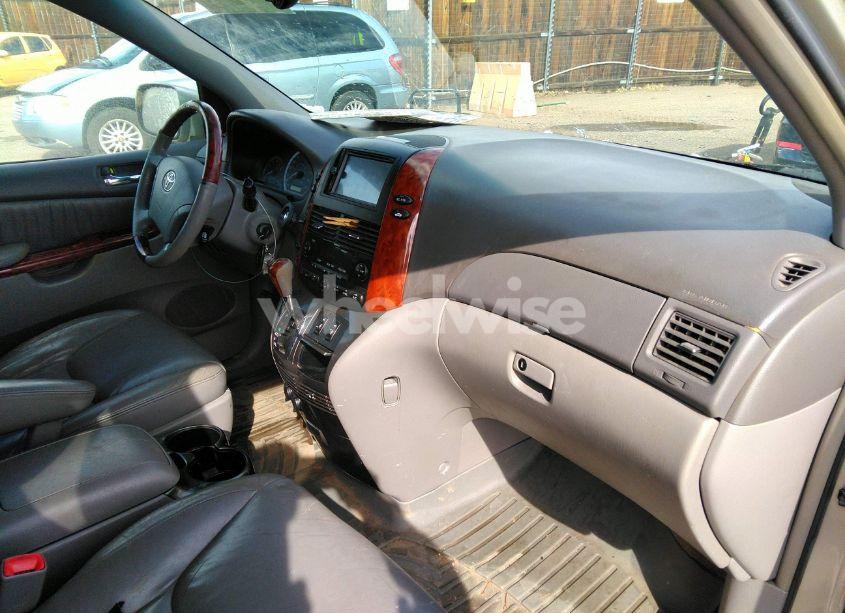 Photo 5 of 2005 Toyota Sienna XLE LIMITED (VIN 5TDBA22C25S030629)