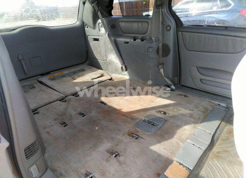 Photo 8 of 2005 Toyota Sienna XLE LIMITED (VIN 5TDBA22C25S030629)